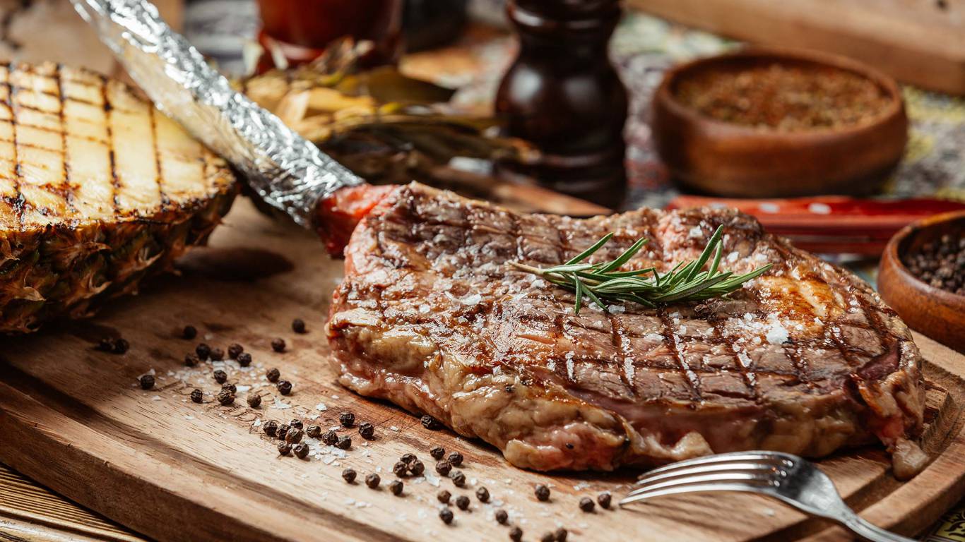 hotel-tarconte-tarquina-offerta-io-ceno-a-casa-piatto-carne-tomahawk